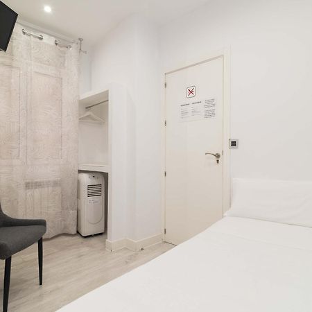 Pension Foster Madrid Dış mekan fotoğraf