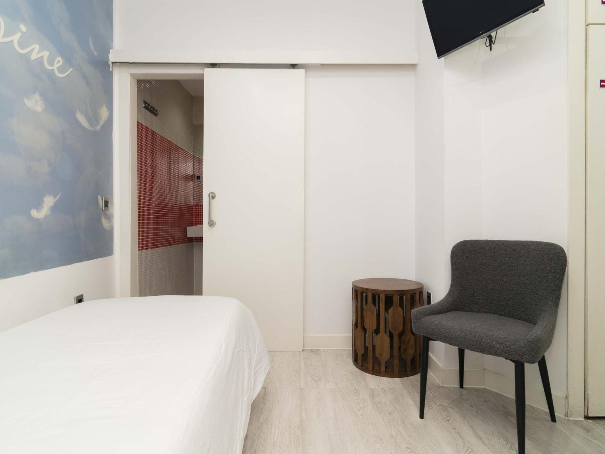 Pension Foster Madrid Dış mekan fotoğraf