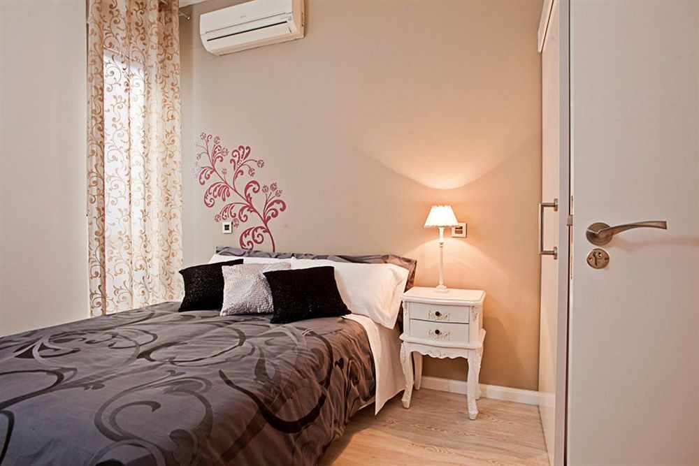 Pension Foster Madrid Dış mekan fotoğraf